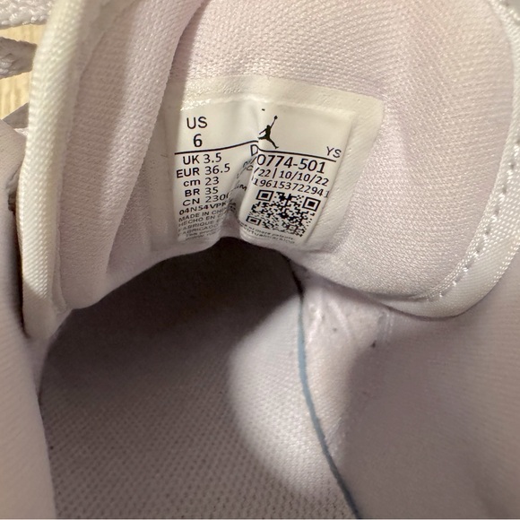 Nike Air Jordan 1 Low Women's Shoes - Picture 5 of 5